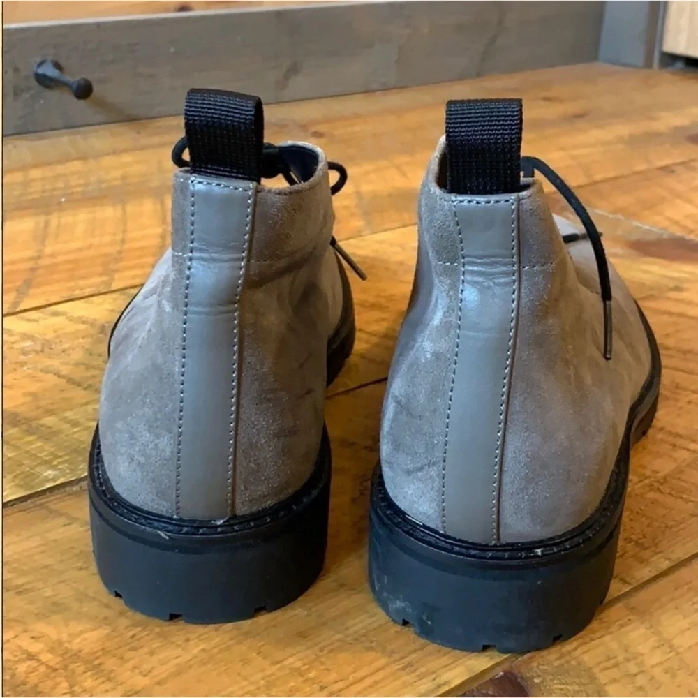 Calvin Klein Ulyanov gray suede lace up chukka boots Size 10.5